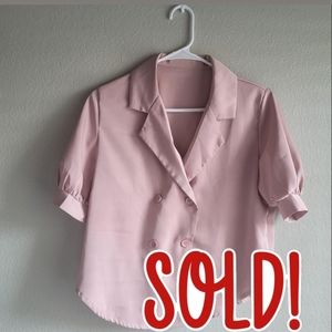 ***SOLD ON DEPOP***NWOT LAPEL COLLAR SHORT SLEEVE BUTTON UP PINK BLOUSE SIZE S